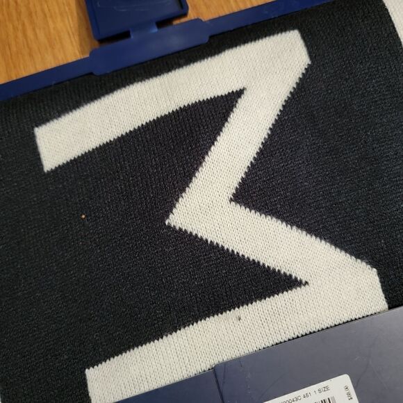 Tommy Hilfiger Scarf Beanie Set Navy Blue White Cable Knit Unisex Style Big Logo - Picture 5 of 8